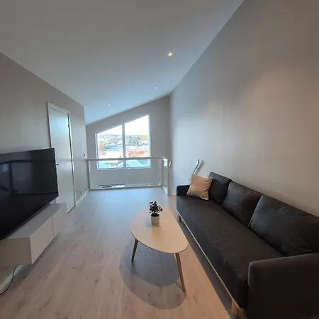 Toppleilighet I Sogne Med Innendors Basseng شقة