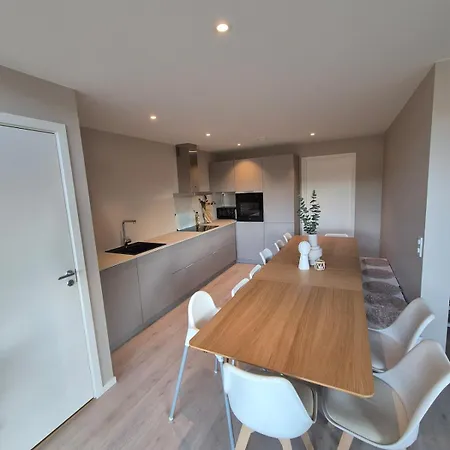 Toppleilighet I Sogne Med Innendors Basseng *