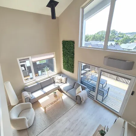 شقة Toppleilighet I Sogne Med Innendors Basseng كريستينساند