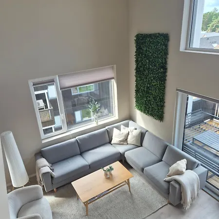 Toppleilighet I Sogne Med Innendors Basseng كريستينساند