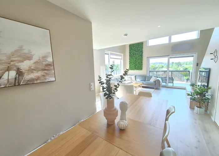 Toppleilighet I Sogne Med Innendors Basseng *