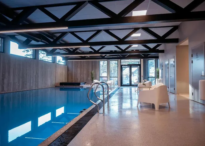 Toppleilighet I Sogne Med Innendors Basseng *